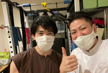 ふじもり桜花整骨院をご利用された患者様との記念写真