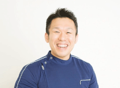 ふじもり桜花整骨院での著名人来院記念写真